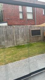 Gratis ( echt gratis) 2 glazen schuifwanden met zwarte rails, Tuin en Terras, Schuttingen, Ophalen, Nieuw, Glas, 2 meter of meer