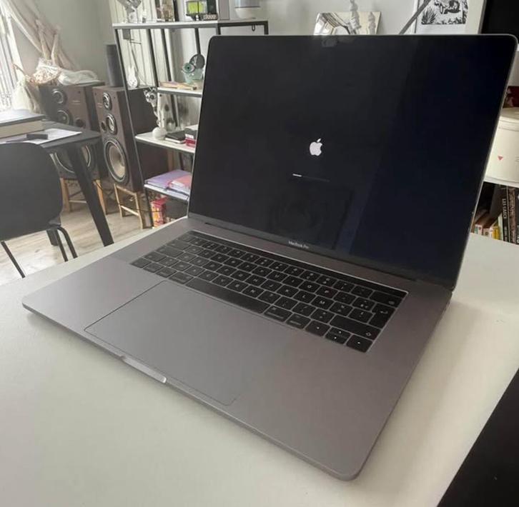 MacBook Pro 15-inch, 2017, Computers en Software, Apple Macbooks, Gebruikt, MacBook, 15 inch, 2 tot 3 Ghz, 512 GB, 16 GB, Azerty