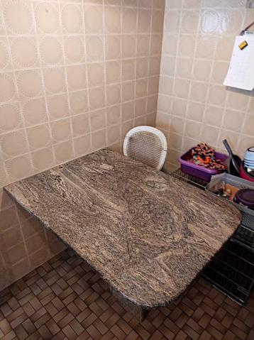 Keukentafel op sokkel (graniet) beschikbaar voor biedingen