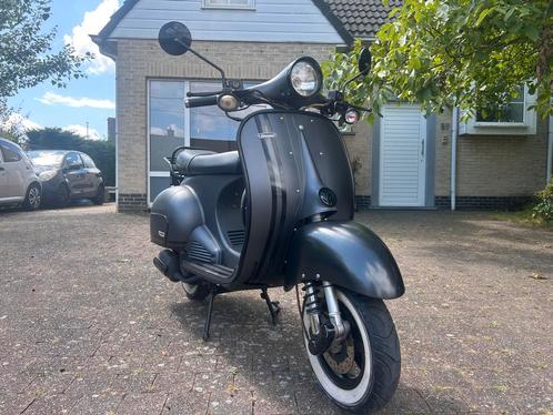 Vespa look scooter |125cc| Weinig km !, Fietsen en Brommers, Scooters | Overige merken, Gebruikt, Benzine, Ophalen