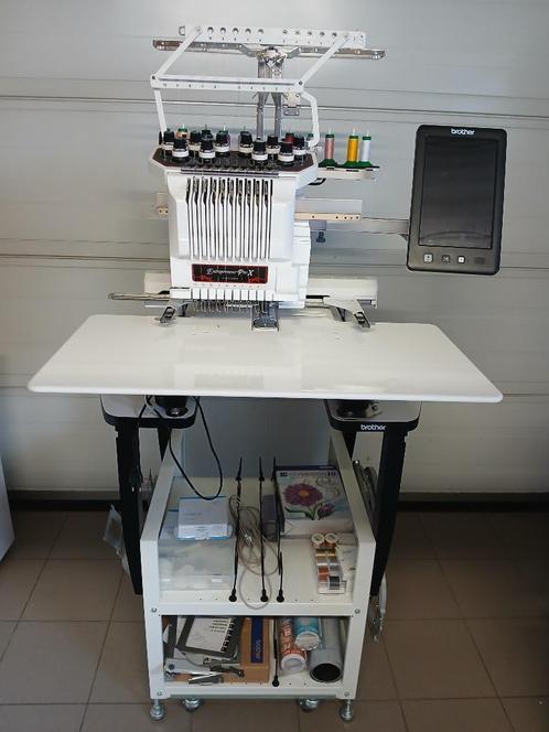 Brother PR1050X 10-kops borduurmachine, Hobby en Vrije tijd, Borduren en Borduurmachines, Zo goed als nieuw, Borduurmachine, Machineborduren