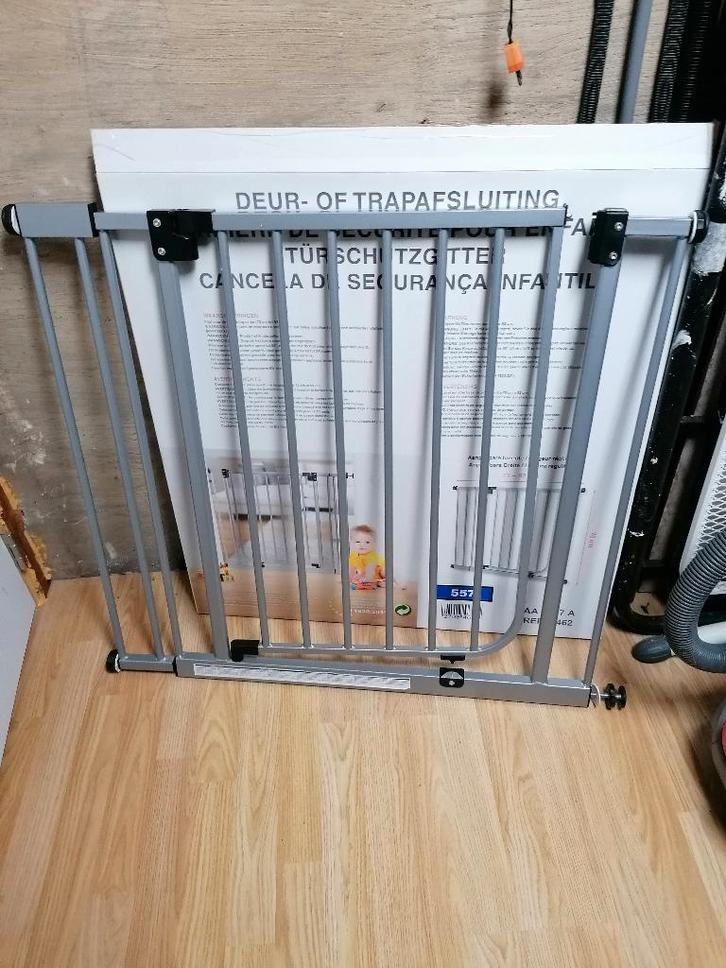 Metalen trap- of deurhekje, Kinderen en Baby's, Traphekjes, Zo goed als nieuw, Klemhekje, Metaal of IJzer, minder dan 100 cm, Ophalen