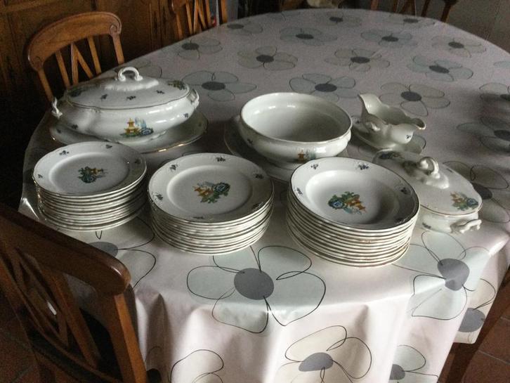 FAÏENCERIES SAINT GHISLAIN TAFELSERVICE, Antiek en Kunst, Antiek | Servies compleet