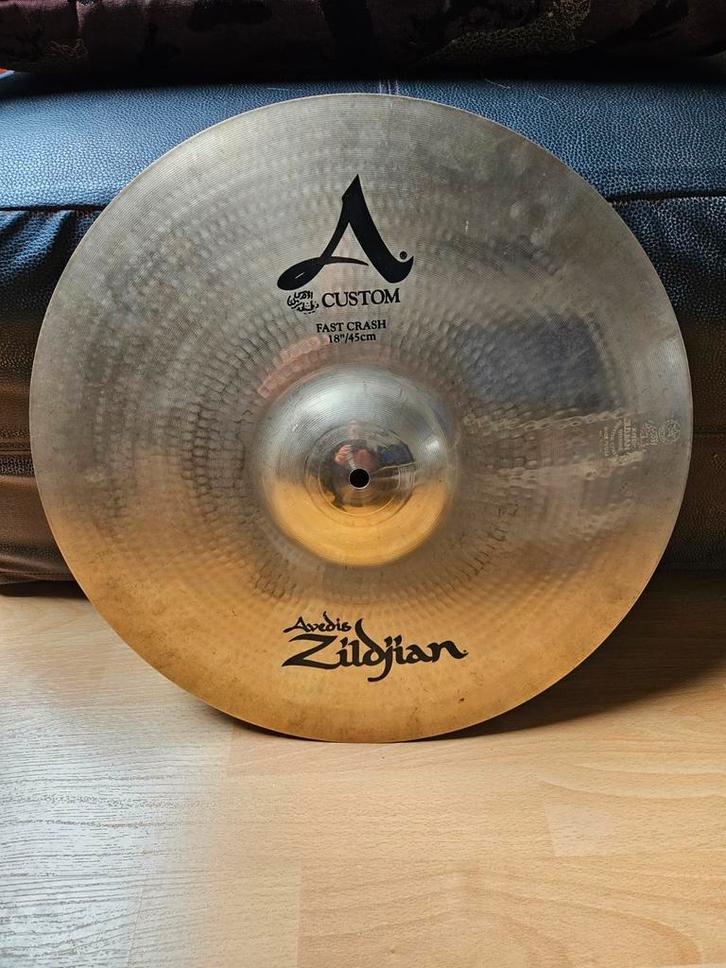 Zildjian Avedis est une cymbale Fast Crash 18" personnalisée, Musique & Instruments, Batteries & Percussions, Utilisé, Autres marques