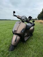 Vespa GTS 125 Supersport (volledig custom made & als nieuw), Ophalen, 125 cc, Zo goed als nieuw, Benzine