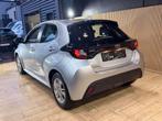Toyota Yaris Hybrid 1.5i VVT-i E-CVT * GARANTIE 12 MOIS *, Auto's, Automaat, Stof, Gebruikt, https://public.car-pass.be/vhr/9f4d2f41-75f5-4df6-be14-86f7f6d42e5d
