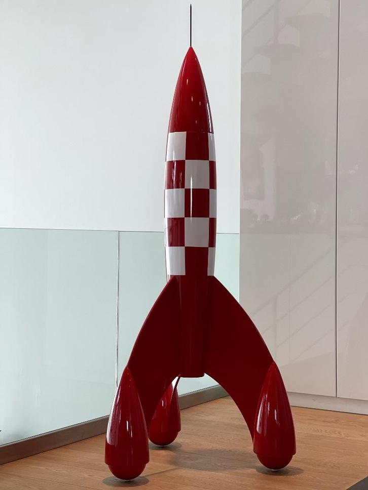 Aroutcheff, maan raket 1M60, gelakt hout, intense kleuren, Verzamelen, Stripfiguren, Zo goed als nieuw, Beeldje of Figuurtje, Kuifje