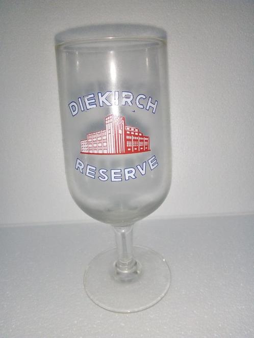 Ancien verre sur pied DIEKIRCH RESERVE (Brasserie en rouge), Collections, Marques de bière, Utilisé, Verre ou Verres, Autres marques