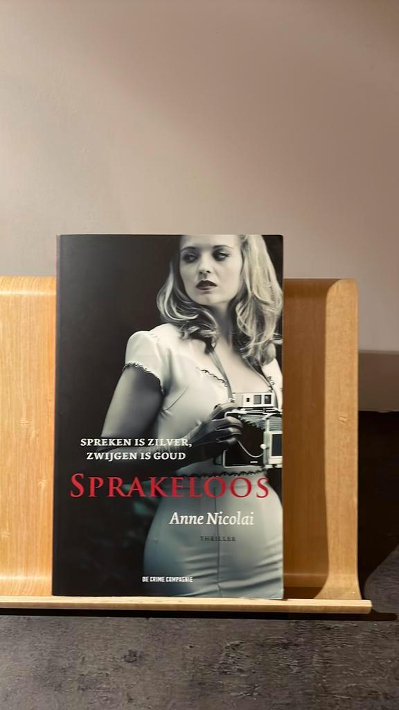 Anne Nicolai - Sprakeloos, Boeken, Thrillers, Zo goed als nieuw, Ophalen of Verzenden