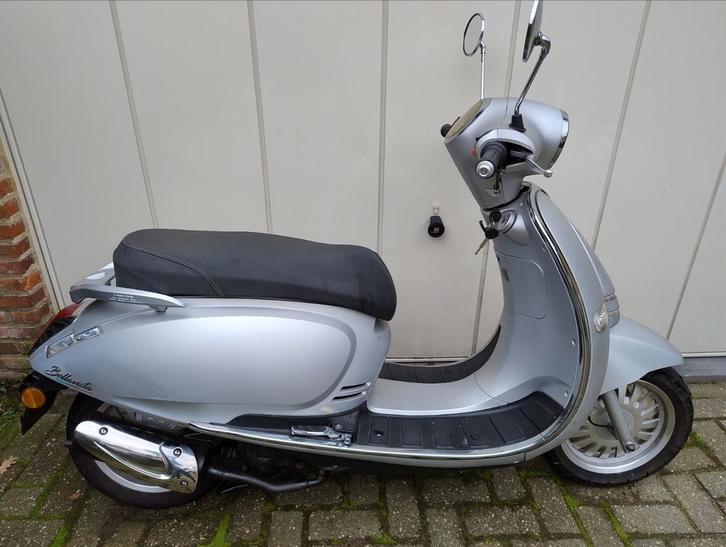 Te koop scooter B klasse voor opmaak, Fietsen en Brommers, Scooters | Vespa, Zo goed als nieuw, Ophalen