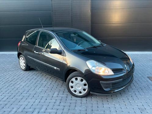 Renault Clio Essence Clim carnet premier pro contrôle Ok, Auto's, Renault, Bedrijf, Te koop, Clio, Benzine, Coupé, 3 deurs, Handgeschakeld