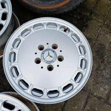 Mercedes 190E W201 Gullideckel  5 Stuks  beschikbaar voor biedingen