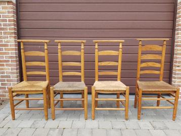 Kerkstoelen beschikbaar voor biedingen