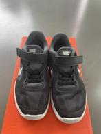 Zwarte sportschoenen NIKE, maat 31, Kinderen en Baby's, Ophalen of Verzenden, Zo goed als nieuw, Nike, Jongen of Meisje
