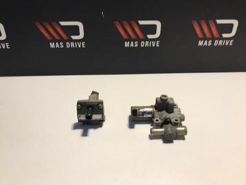 Nissan 300zx z32 idle air control valve + regulator beschikbaar voor biedingen