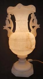 Prachtige albast vaas, Enlèvement