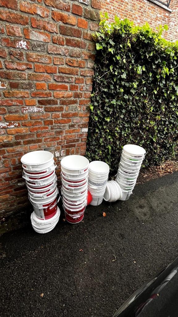 Emmers gratis, Huis en Inrichting, Emmers, Gebruikt, Kunststof, Met deksel, Met handgreep, Ophalen of Verzenden