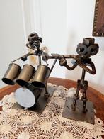 Figurines musicales Nuts & Bolts. Fabriqué en métal, un batt, Antiquités & Art, Art | Objets design, Enlèvement ou Envoi