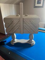 Vintage geshilderde  houten naaikist op poten, Ophalen, Gebruikt