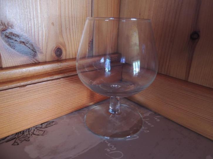 Verre - 1 petit verre à Cognac, Huis en Inrichting, Keuken | Servies, Glas, Ophalen