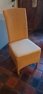 Chaises tissées, Enlèvement