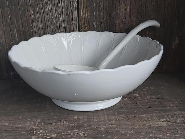 Prachtige oude extra grote rond bewerkte schaal CAPPELLEMANS, Antiek en Kunst, Antiek | Servies los, Ophalen of Verzenden