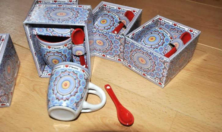 Lot 6 tasses marocaines neuves emballées, Huis en Inrichting, Keuken | Servies, Nieuw, Kop(pen) en/of Schotel(s), Overige stijlen