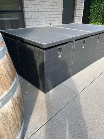 2 tuinsets in zwarte kwaliteitswicker beschikbaar voor biedingen