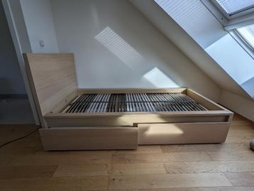 MALM Hoog bedframe, eikenfineer beschikbaar voor biedingen