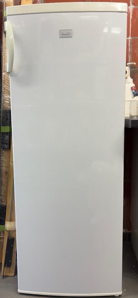 Koelkast Zanussi, Elektronische apparatuur, Koelkasten en IJskasten, Gebruikt, Zonder vriesvak, 200 liter of meer, 120 tot 140 cm