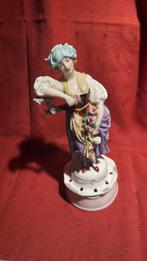 Pique fleur porcelaine de saxe, Enlèvement