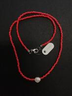 Collier avec rocailles rouges et perle d'eau douce épaisse, Bijoux, Sacs & Beauté, Colliers, Argent, Rouge, Enlèvement ou Envoi
