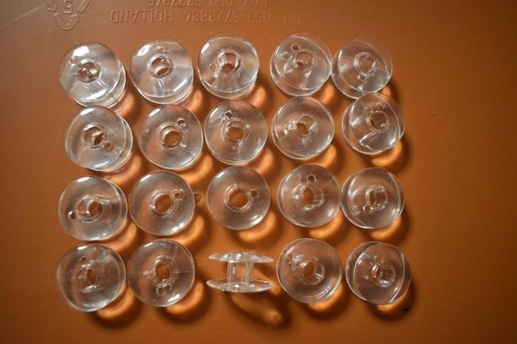 25 spoeltjes voor de naaimachine, Hobby en Vrije tijd, Naaimachines en Toebehoren, Nieuw, Accessoires, Overige merken, Ophalen of Verzenden