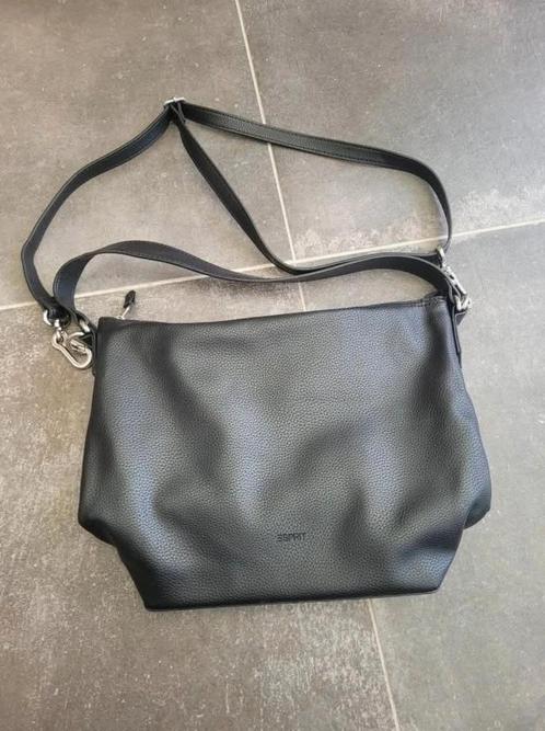 Zwarte handtas met schouderriem van Espriet, Handtassen en Accessoires, Tassen | Schoudertassen, Zo goed als nieuw, Esprit, Zwart