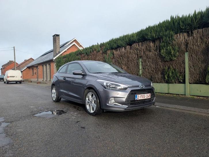 Hyundai I20, Autos, Hyundai, Particulier, i20, Airbags, Air conditionné, Ordinateur de bord, Verrouillage central, Air conditionné automatique