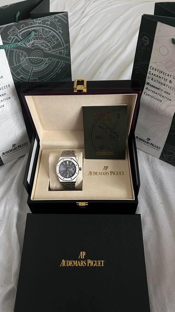 Audemars Piguet Royal Oak met doos, Handtassen en Accessoires, Horloges | Heren, Nieuw, Overige merken, Ophalen of Verzenden