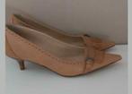 Prachtige pumps met kitten heels 39., Ophalen of Verzenden, Zo goed als nieuw, Pumps
