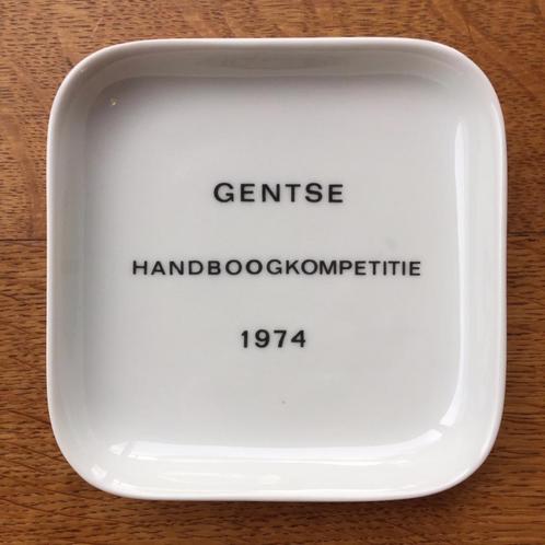 Vide-poche, bowl Concours de tir à l'arc de Gand 1974, Collections, Porcelaine, Cristal & Couverts, Comme neuf, Assiette ou Plat