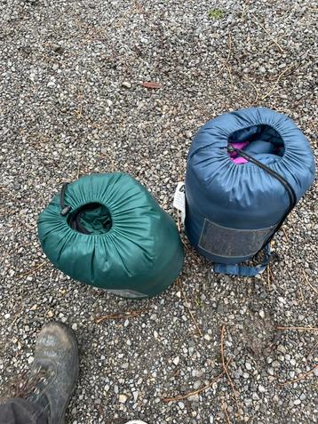 2 sacs de couchage beschikbaar voor biedingen