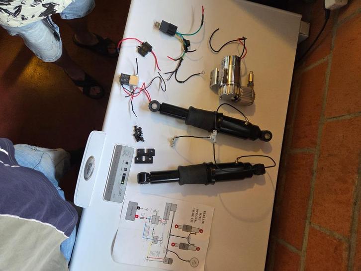 Complete air raid luchtschokbrekers met compressor., Motoren, Onderdelen | Harley-Davidson, Nieuw, Ophalen of Verzenden