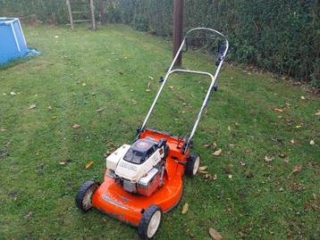 Zelftrekker kubota  beschikbaar voor biedingen