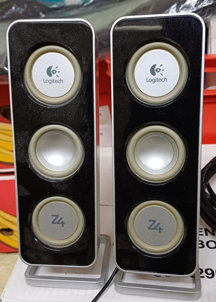 Logitech Z4 2.1 Subwoofer met satelieten, Computers en Software, Pc speakers, Zo goed als nieuw, Audiokanaal 2.1, Ophalen