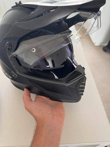 Motorhelm beschikbaar voor biedingen