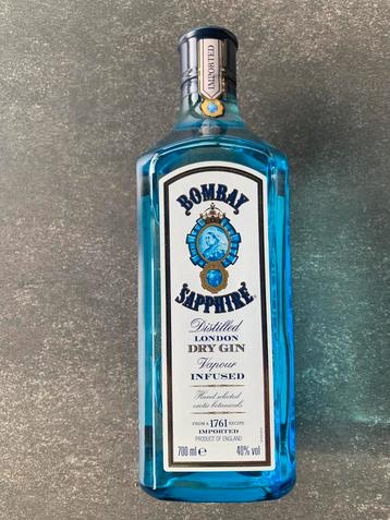 Fles gin beschikbaar voor biedingen