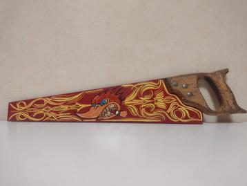 handgeschilderde oude handzaag, mancave item 