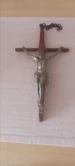 Antiek kruisbeeldje # houten kruisje met zilveren Lieve Heer, Antiek en Kunst, Antiek | Religieuze voorwerpen, Ophalen