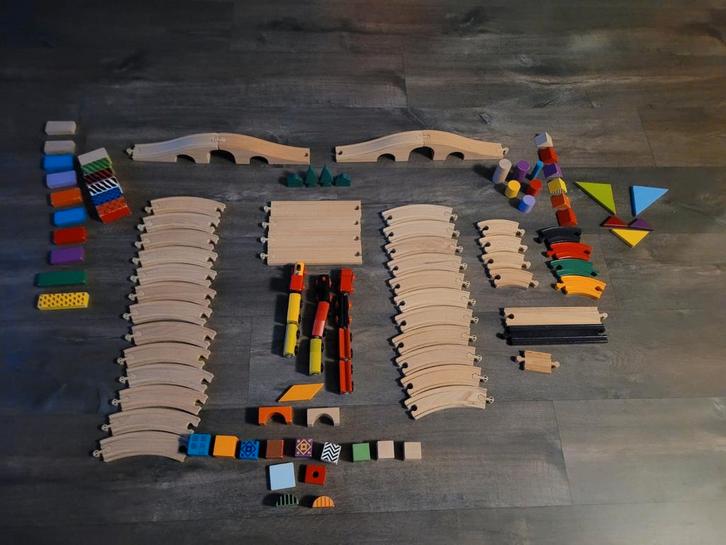 Lot jeux en bois IKEA – Circuit train complet, Enfants & Bébés, Jouets | Thomas le petit Train