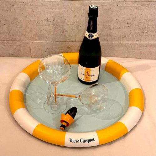Champagne Veuve Clicquot, Serving Tray Boei NEW RICH Edition, Verzamelen, Glas en Drinkglazen, Nieuw, Overige typen, Ophalen of Verzenden