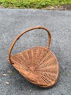 Grote retro rieten mand, Huis en Inrichting, Ophalen of Verzenden, Gebruikt, Mand