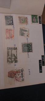 2 livres avec timbres belges et etranges, Enlèvement ou Envoi